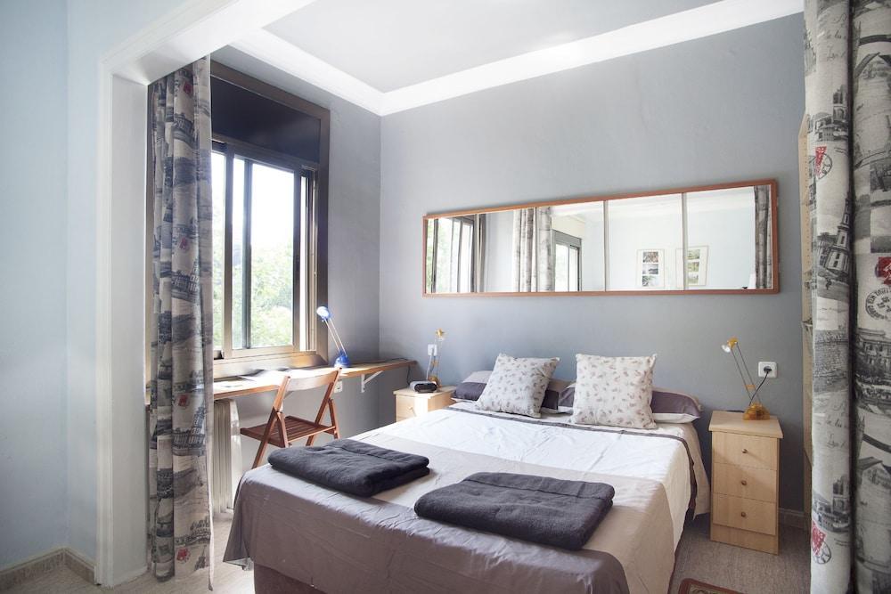 Apartamentos Tarradellas Sants Estacio Barcelona Buitenkant foto