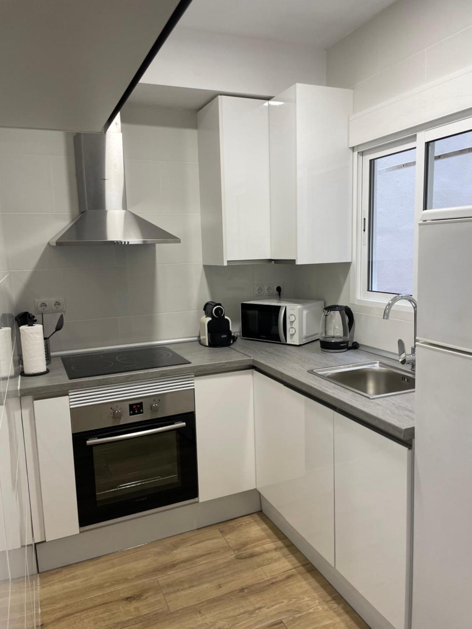 Apartamentos Tarradellas Sants Estacio Barcelona Buitenkant foto