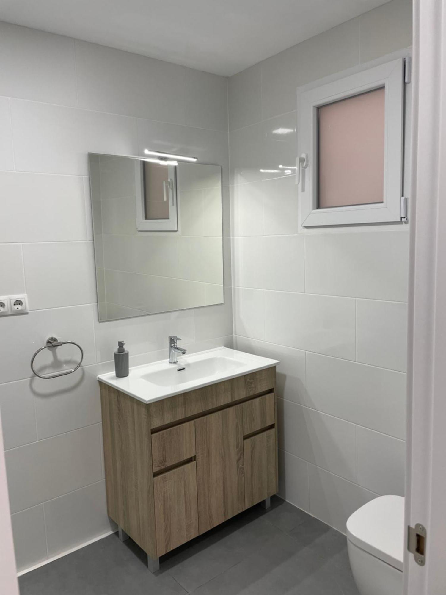 Apartamentos Tarradellas Sants Estacio Barcelona Buitenkant foto