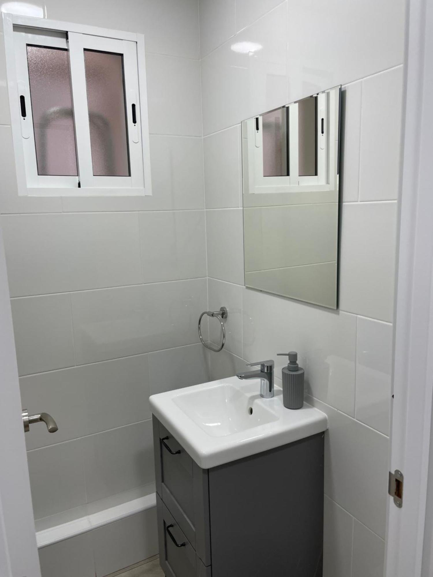 Apartamentos Tarradellas Sants Estacio Barcelona Buitenkant foto