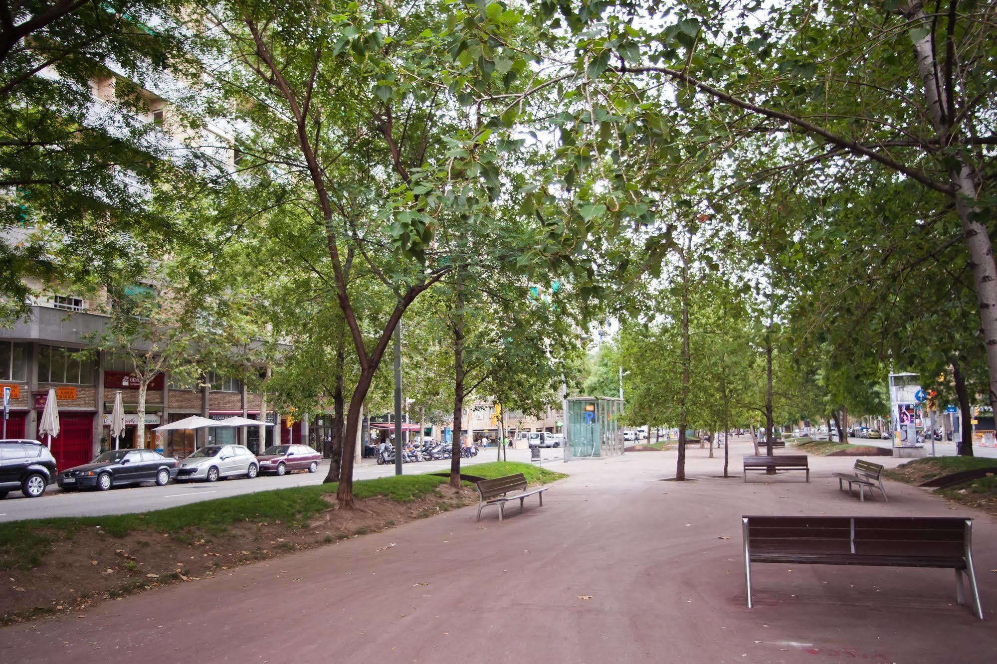 Apartamentos Tarradellas Sants Estacio Barcelona Buitenkant foto