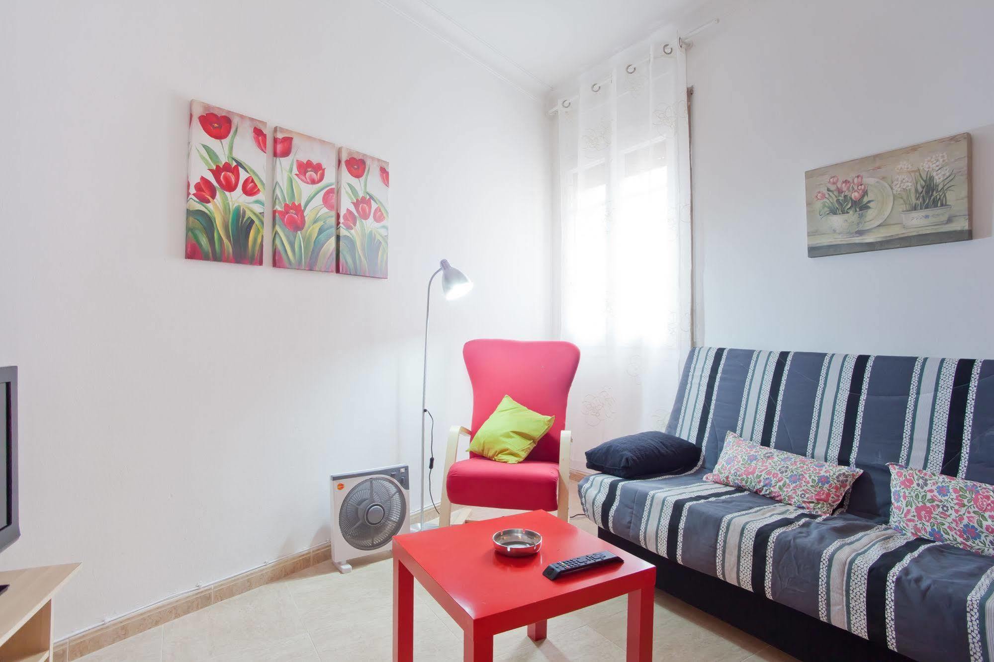 Apartamentos Tarradellas Sants Estacio Barcelona Buitenkant foto