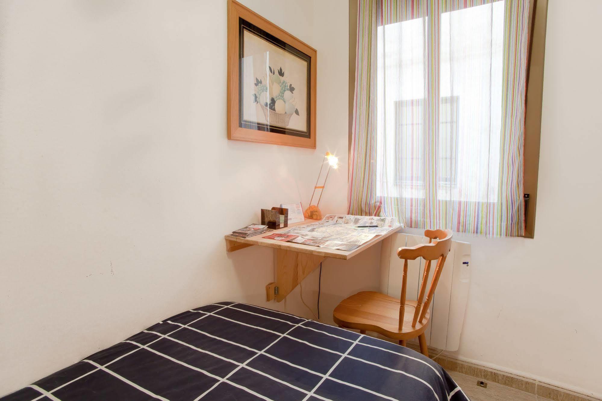 Apartamentos Tarradellas Sants Estacio Barcelona Buitenkant foto