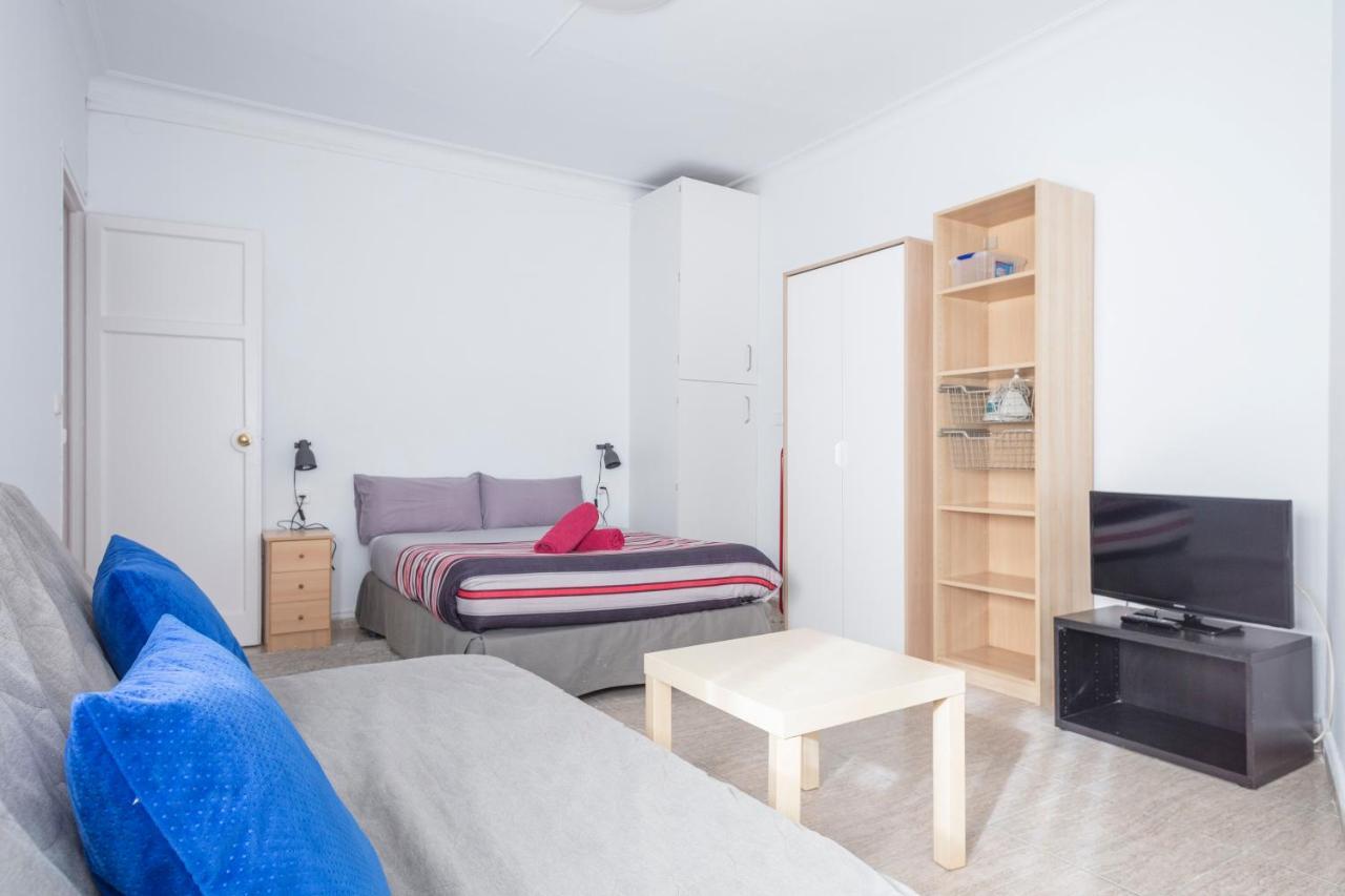 Apartamentos Tarradellas Sants Estacio Barcelona Buitenkant foto